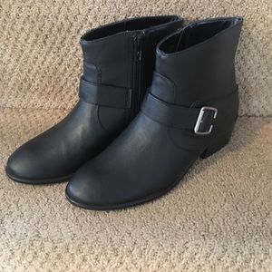 Brand new/never worn Aerosoles booties